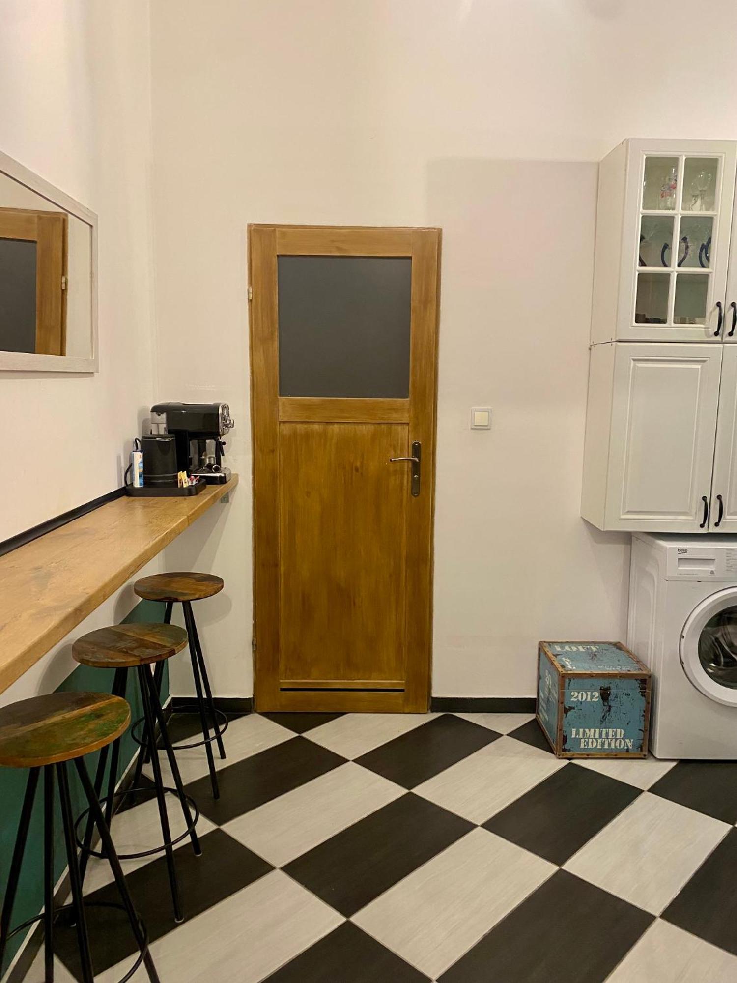 Topolove Rooms & Apartments Краків Екстер'єр фото